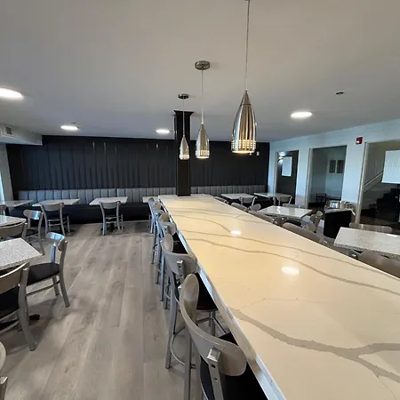 Ramada By Wyndham Springfield North