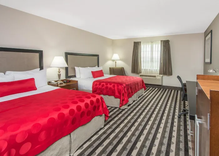 Ramada By Wyndham North Springfield