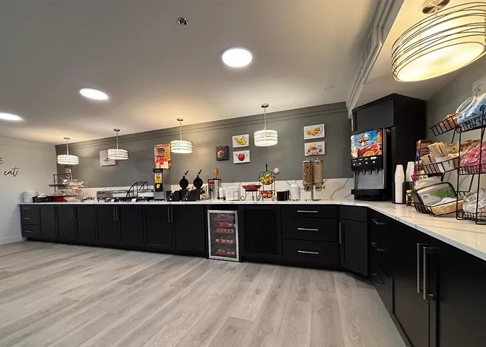 Ramada By Wyndham North Springfield