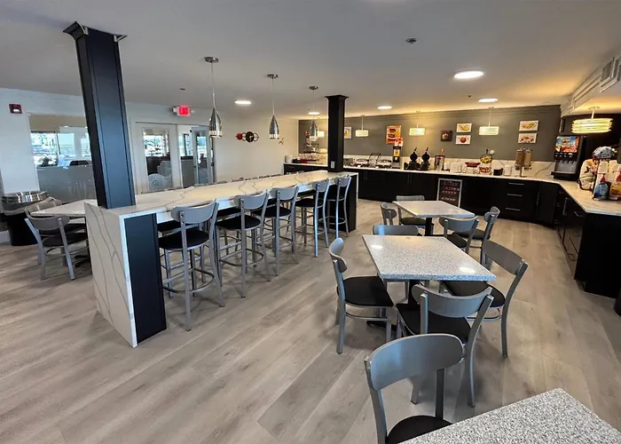 Ramada By Wyndham North Springfield