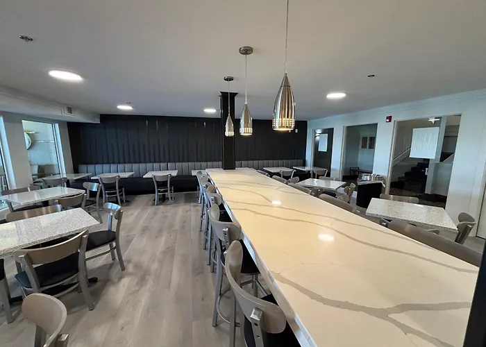 Ramada By Wyndham North Springfield