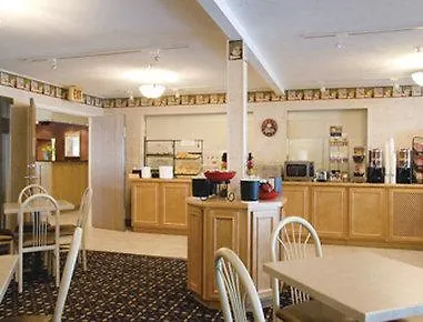 Отель Ramada By Wyndham North Спрингфилд